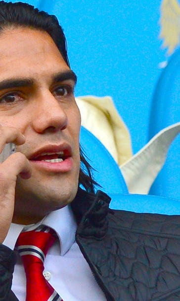 Man United boss Van Gaal delays decision on whether to buy Falcao